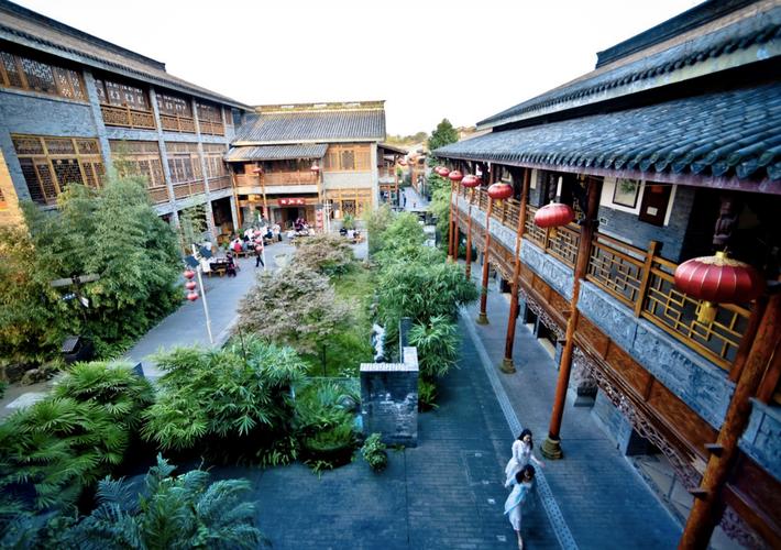 陶然居·渝味360碗国潮美食街区 参考图 1
